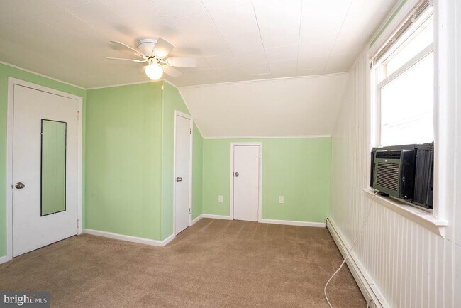 Building Photo - 135 Keswick Ave