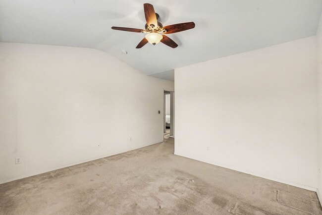 Building Photo - FURNISHED or unfurnished - 3 bed 3 bath Gated Highlands Ranch Home!