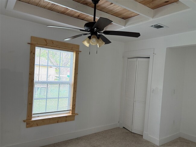 Building Photo - 9210 E Ave O