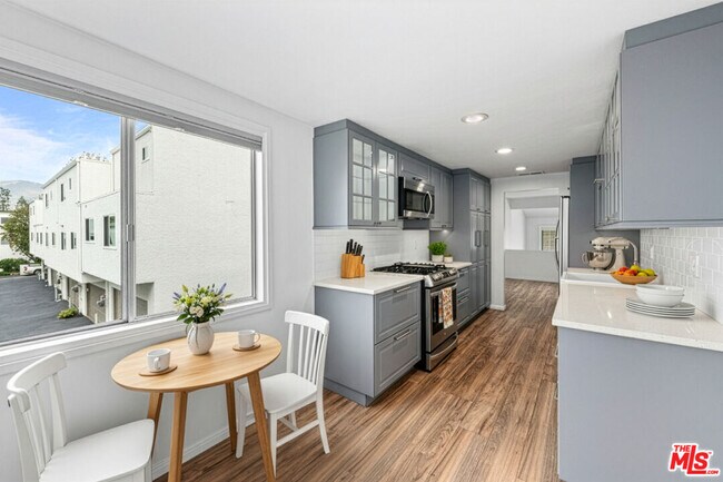 Building Photo - 17114 Palisades Cir