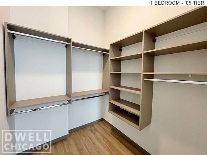 Building Photo - 503 S Damen Ave