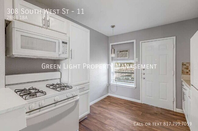 Building Photo - 308 South West St-11
