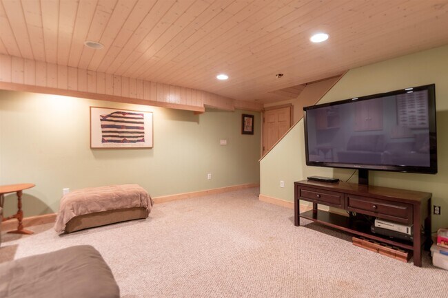 Building Photo - 12 Morningstar Dr