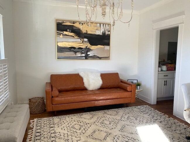 Building Photo - Craftsman Inspired 3 Bed/ 2.5 Bath Home in Cleveland Park, Fenced Yard, Pet Friendly, Screened Po...