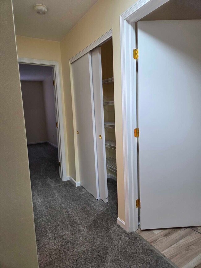 Building Photo - 6067 Abbey Church Rd