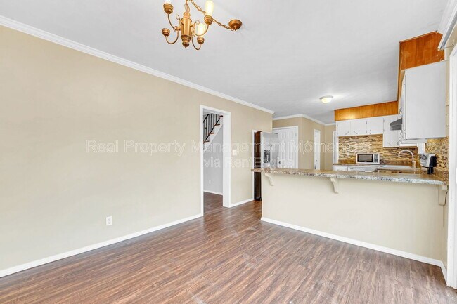 Building Photo - 603 E Greenwood St