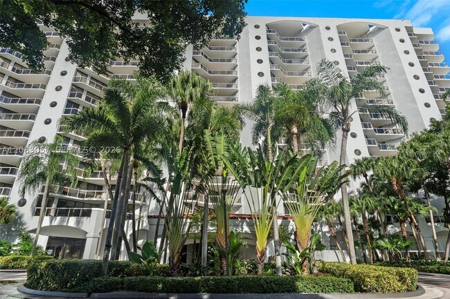 Building Photo - 3610 Yacht Club Dr