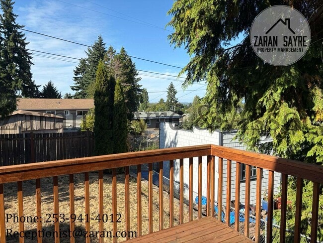 Building Photo - 109- Lovely home on Tacoma's Eastside!