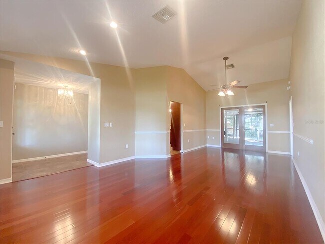 Building Photo - 994 Country Lake Cir