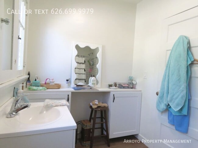 Building Photo - 140 1/2 Melrose Ave., Monrovia CA 91016-