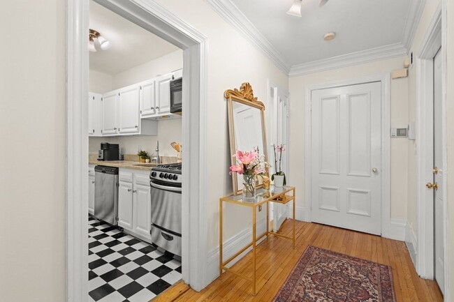 Building Photo - 133 Marlborough St