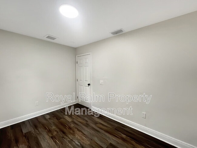 Building Photo - 27 Cypress St