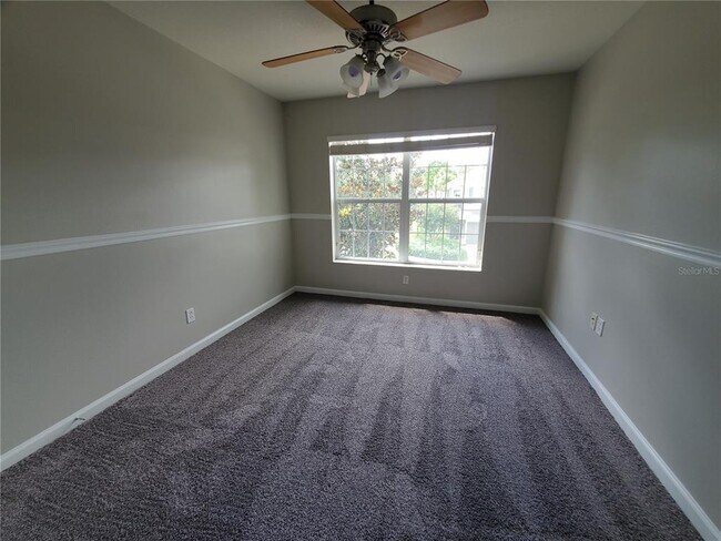 Building Photo - 2215 Kings Palace Dr