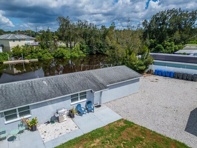 Building Photo - 8820 Rocky Creek Dr