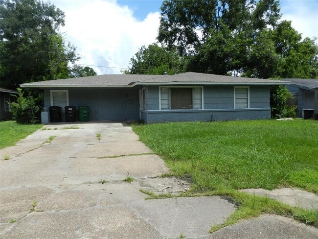 Primary Photo - 6031 Ridgeway Dr