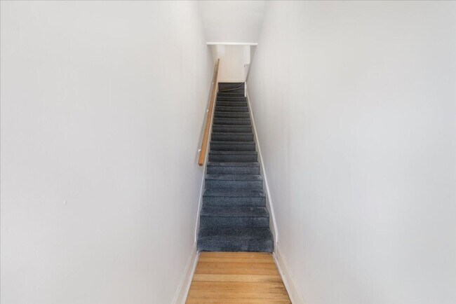 Building Photo - 216 W Anderson St