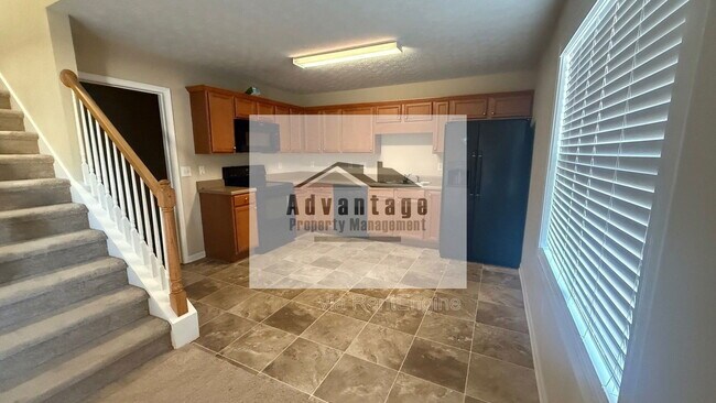 Building Photo - 5025 Village Run Dr