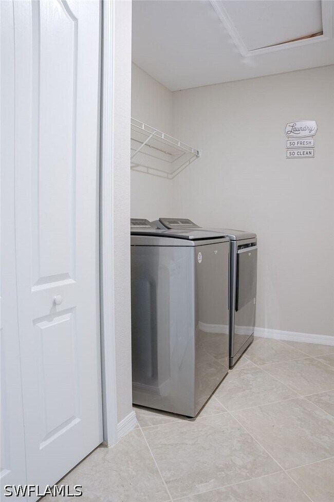 Building Photo - 1573 Vizcaya Ln