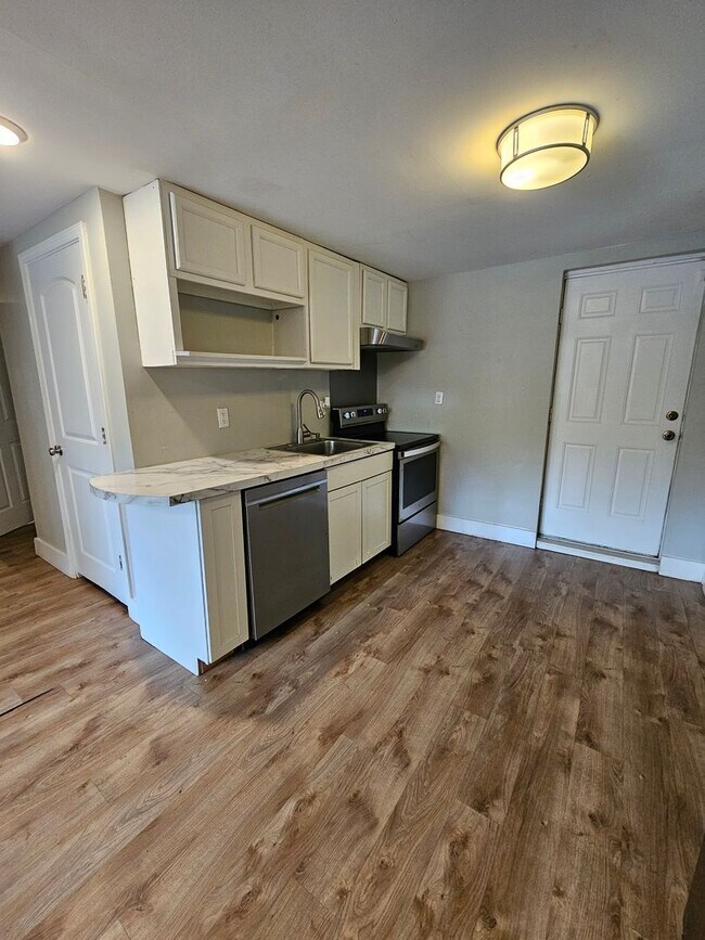 Building Photo - 1045 Seaside Ln