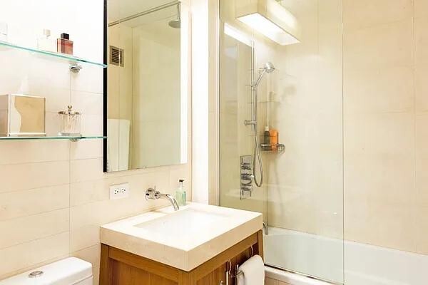 Building Photo - 88 Greenwich St