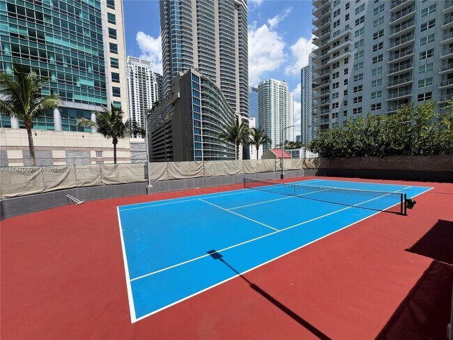 Building Photo - 1155 Brickell Bay Dr
