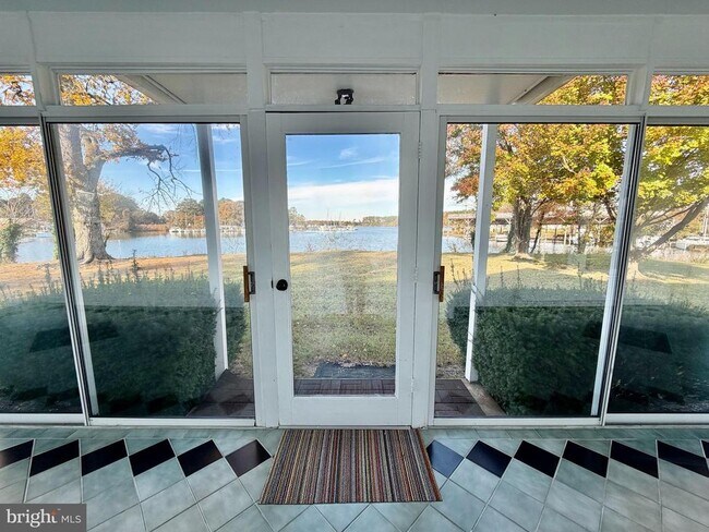 Building Photo - 48600 Deep Cove Ln