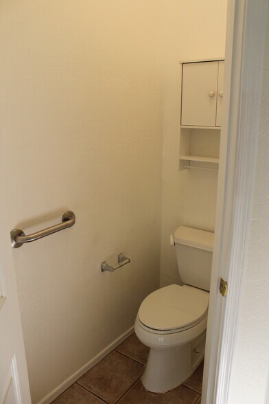 Master Bath - 440 S Val Vista Dr.