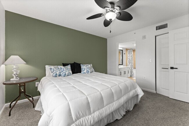 Building Photo - Conveniently located 3 bedrooms 2 bathroom...