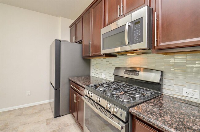 Building Photo - 5610 White Camelia Ct