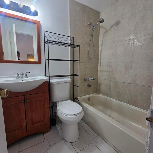 Building Photo - 15470 SW 82nd Ln