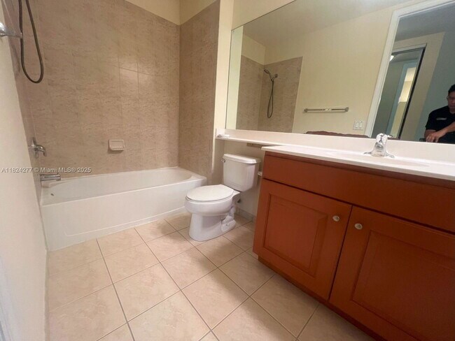 Building Photo - 3500 Oaks Clubhouse Dr