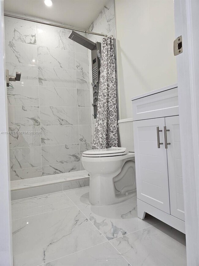 Building Photo - 6140 SW 156th Ct