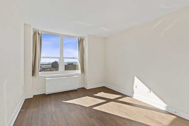 Building Photo - 88 Morgan St