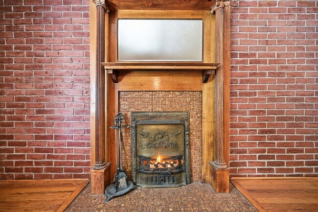 Building Photo - $2,895.95, with $200 Off Cleaning Voucher, 3 Beds - 2 Bath, Single Family Home in Denver with Was...