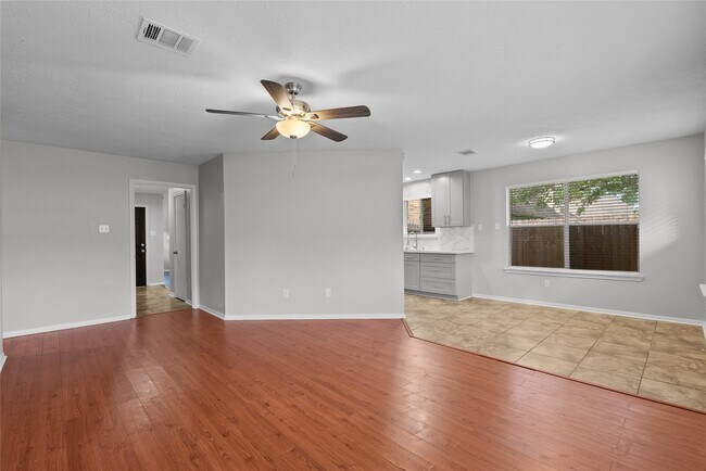 Building Photo - 15834 Constitution Ln