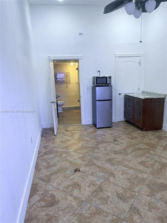 Building Photo - 3821 W 11th Ct