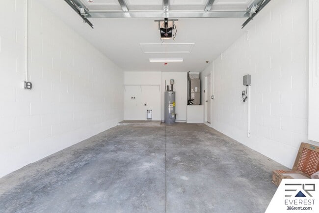 Building Photo - FULLY FENCED, LIKE NEW 3/2/1 TOWNHOUSE ON A CUL DE SAC IN BEAUTIFUL SEMINOLE WOODS