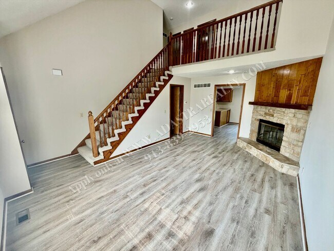 Building Photo - 6622 W 149th Terrace