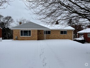 Building Photo - Remodeled 3 bedroom home in Bethel Park!