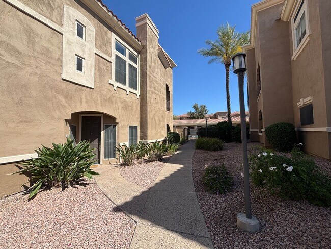 Building Photo - Furnished Scottsdale Condo w/2 car garage