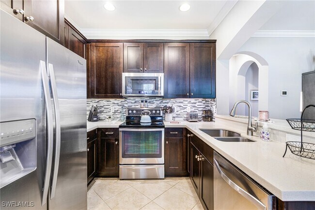 Building Photo - 1359 Artesia Dr E