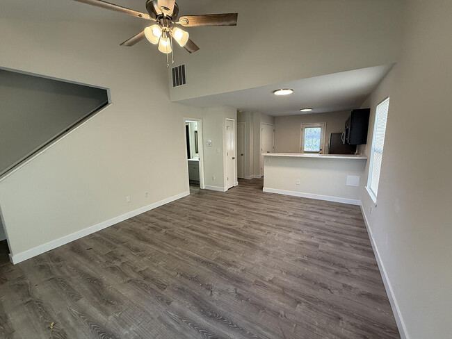 Building Photo - 1711 Hanover Blvd