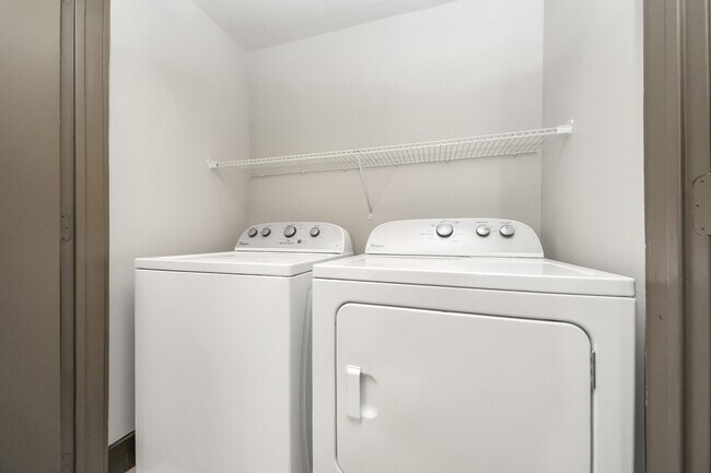 Building Photo - 5454 Washington Ave