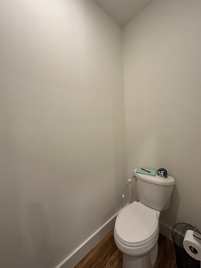 Building Photo - 4819 Whitewood Rd