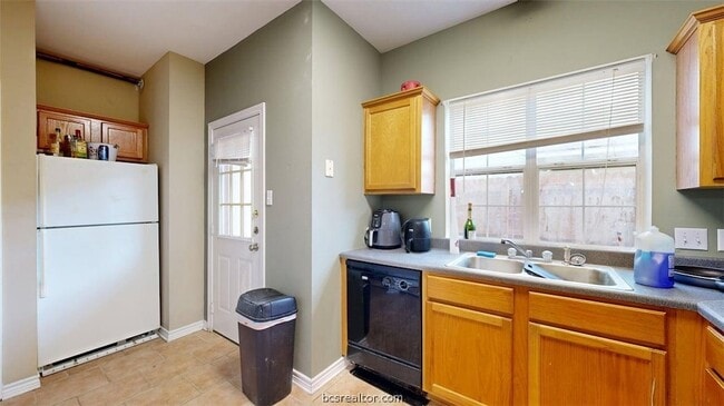 Building Photo - 301 Nimitz St