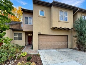 Building Photo - 832 E Riverpark Ln