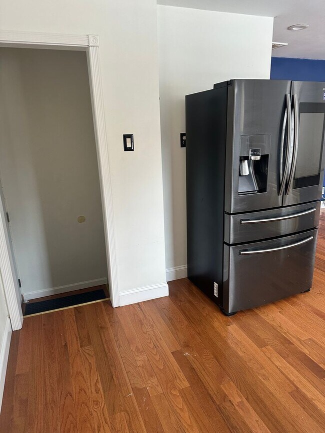 Building Photo - 7220 Emilie St