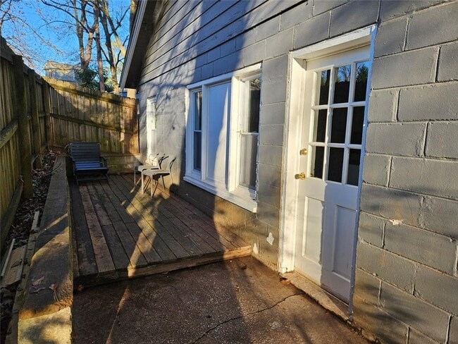 Building Photo - 1339 Miller Reed Ave SE