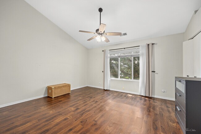 Building Photo - 2518 Carrolwood Rd