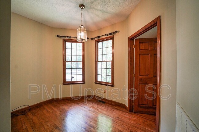 Building Photo - 165 Battleground Rd